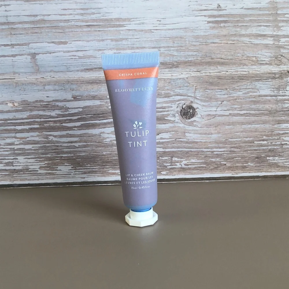 ❤️$4 NWT Tulip Tint in Shade Crispa Coral